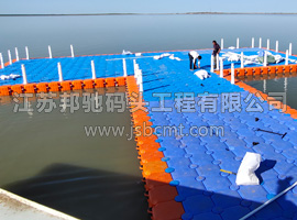 內蒙古烏蘭浩特水上平臺